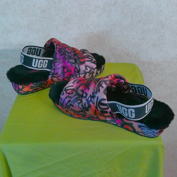 NWOT UGG AU Graffiti Puffer Slides Woman’s Size US6/EU37 RN# 88276 No Box - Picture 5 of 8